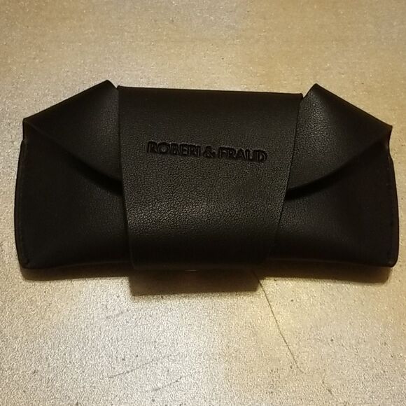 Roberi & Fraud Frances cateye Pearlized sunglasses - Picture 10 of 15